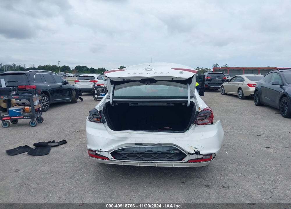 2019 HYUNDAI ELANTRA VIN: 5NPD84LF2KH426330