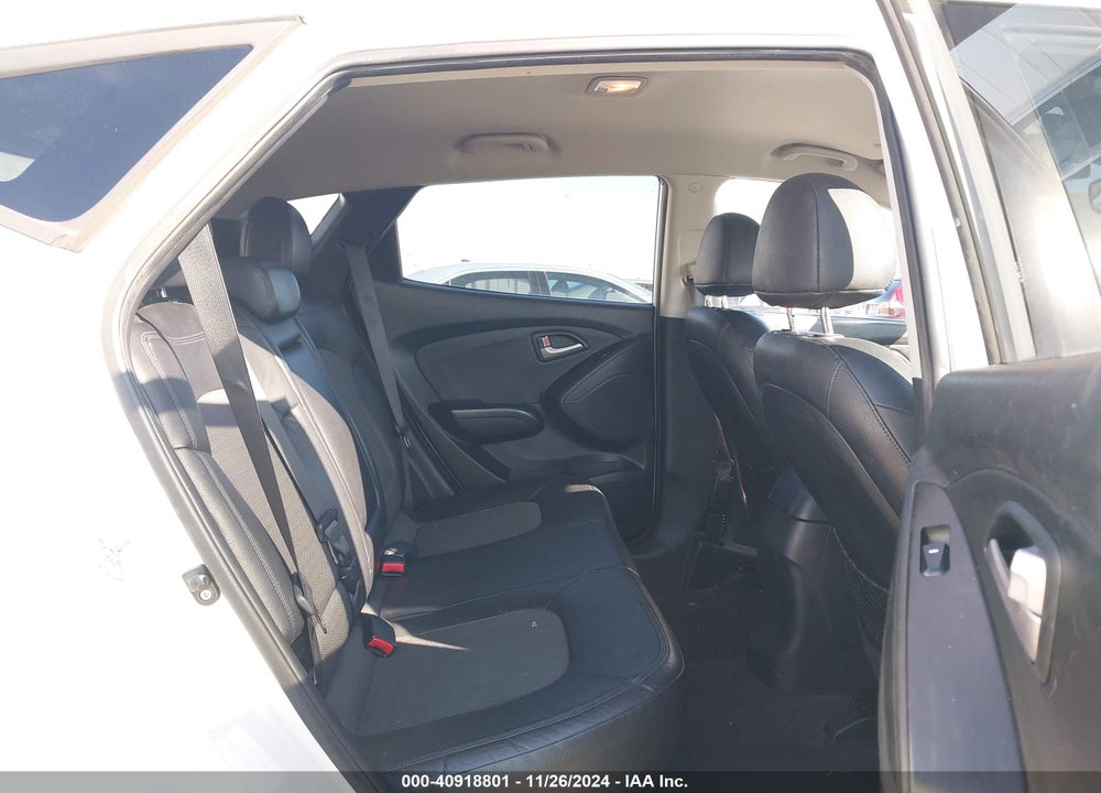 2011 HYUNDAI TUCSON GLS VIN: KM8JU3AC2BU300293