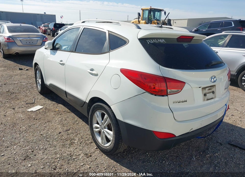 2011 HYUNDAI TUCSON GLS VIN: KM8JU3AC2BU300293