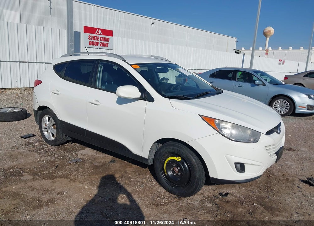 2011 HYUNDAI TUCSON GLS VIN: KM8JU3AC2BU300293