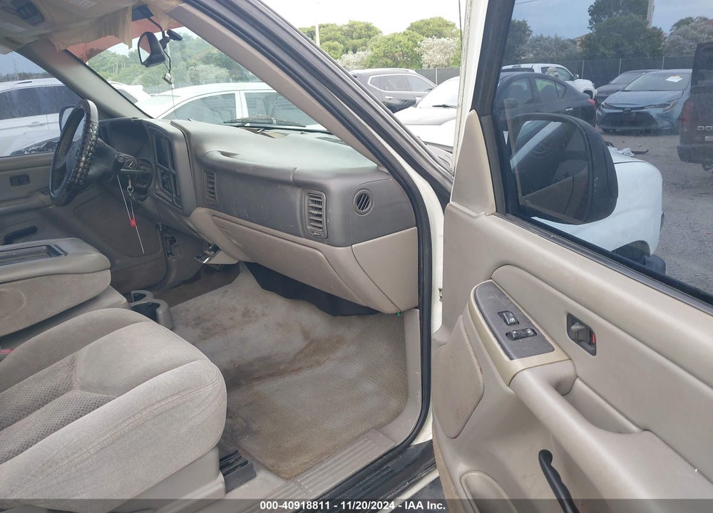 2004 CHEVROLET SUBURBAN 1500 LS VIN: 1GNEC16ZX4J173783