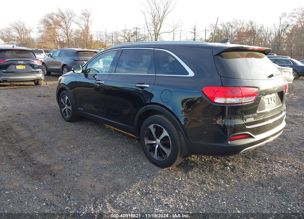 2018 KIA SORENTO 3.3L EX VIN: 5XYPHDA53JG384862
