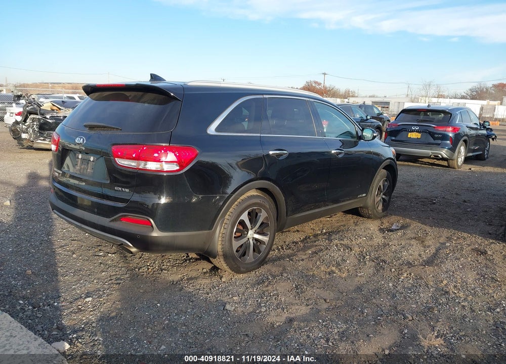2018 KIA SORENTO 3.3L EX VIN: 5XYPHDA53JG384862