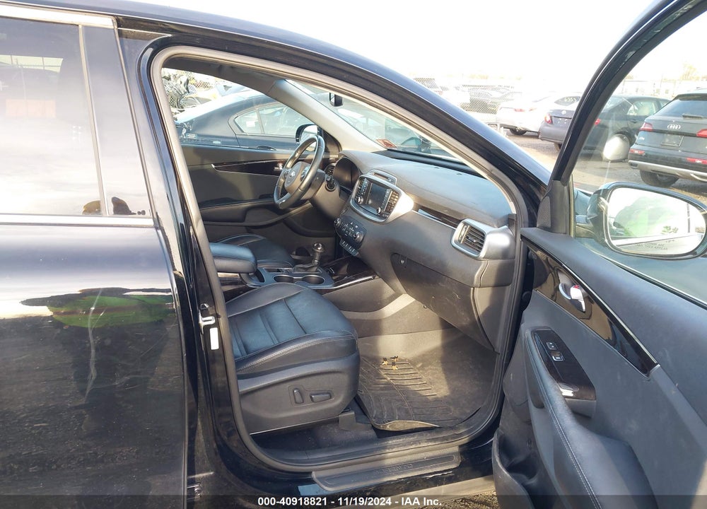 2018 KIA SORENTO 3.3L EX VIN: 5XYPHDA53JG384862