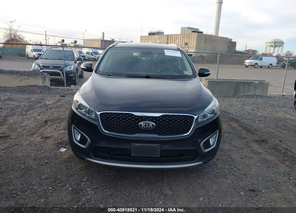 2018 KIA SORENTO 3.3L EX VIN: 5XYPHDA53JG384862