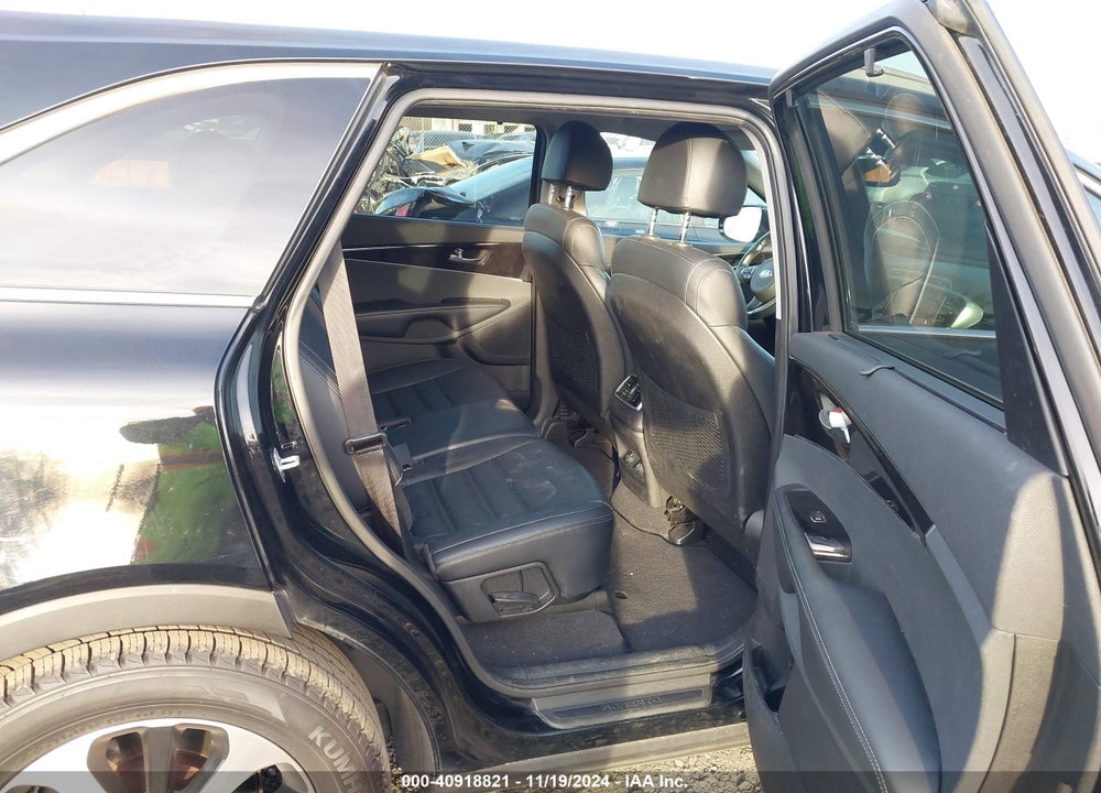 2018 KIA SORENTO 3.3L EX VIN: 5XYPHDA53JG384862