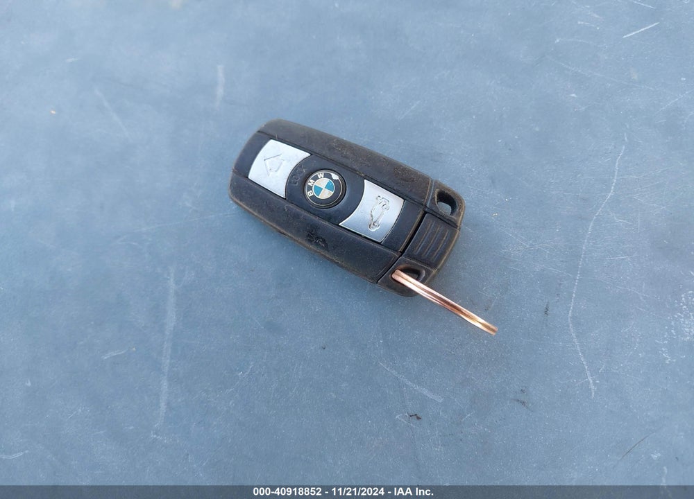 2009 BMW 128I VIN: WBAUN13529VH81197