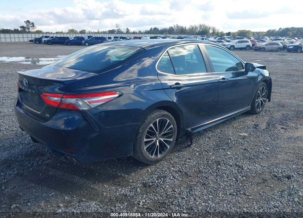 2018 TOYOTA CAMRY SE VIN: 4T1B11HK0JU627627