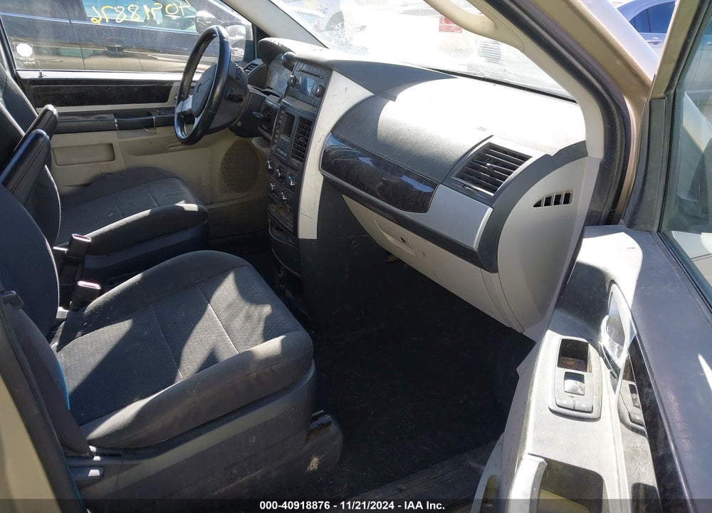 2010 DODGE GRAND CARAVAN SXT VIN: 2D4RN5D16AR197405