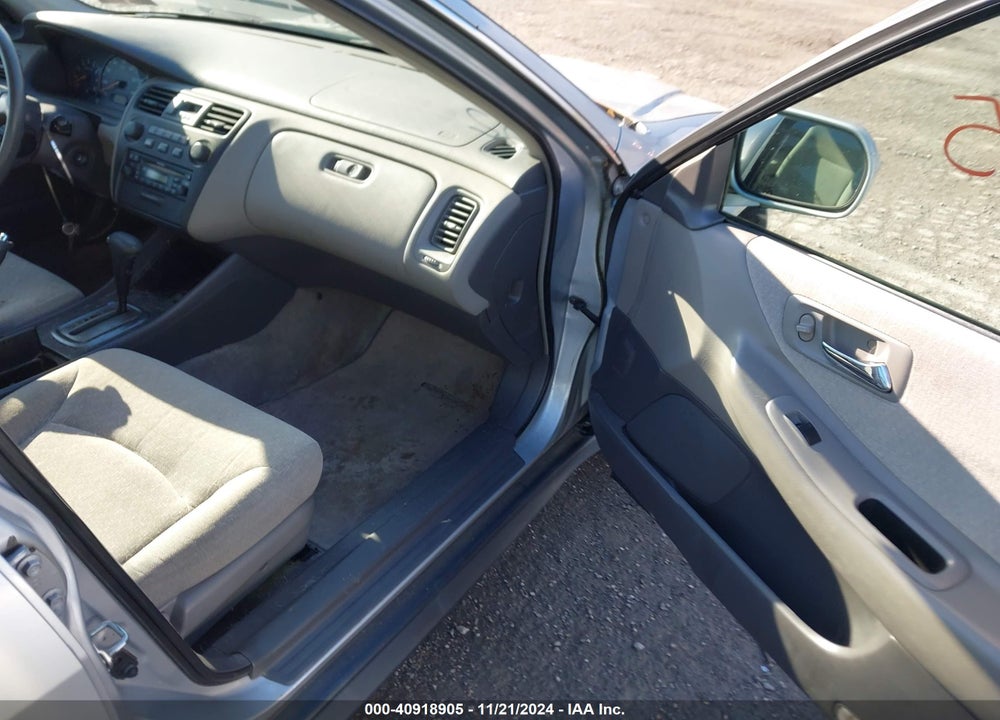 2002 HONDA ACCORD 2.3 LX VIN: 1HGCG66502A021864