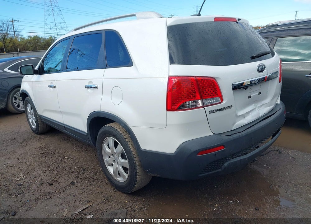 2011 KIA SORENTO LX VIN: 5XYKT3A1XBG076699