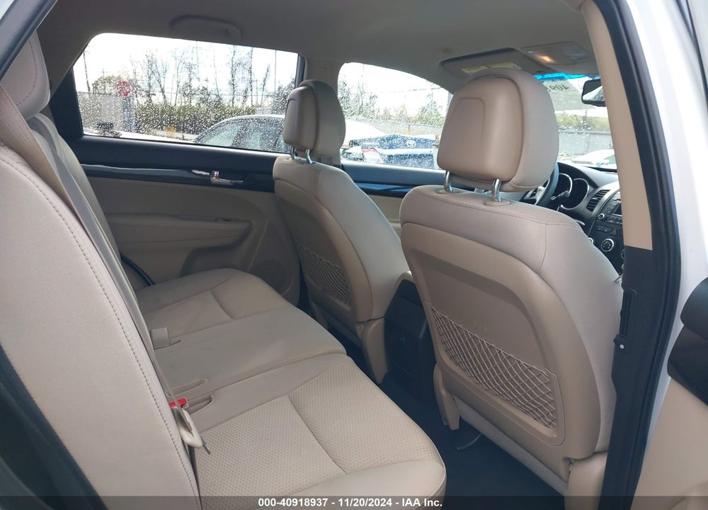 2011 KIA SORENTO LX VIN: 5XYKT3A1XBG076699