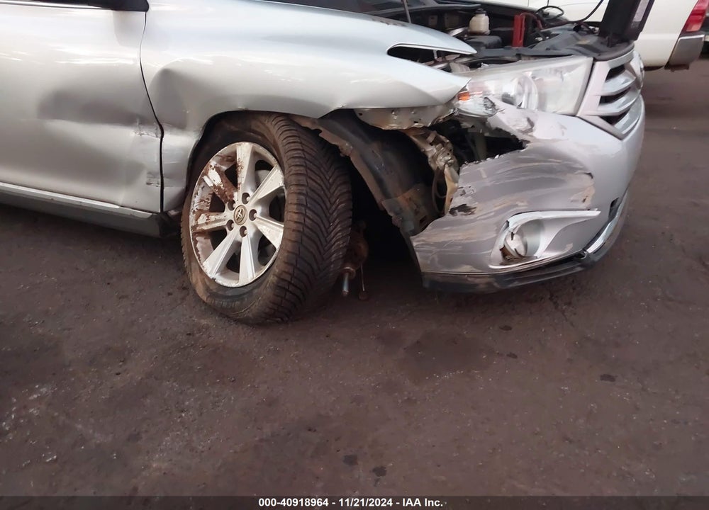 2011 TOYOTA HIGHLANDER BASE V6/SE V6 VIN: 5TDZK3EH4BS026229