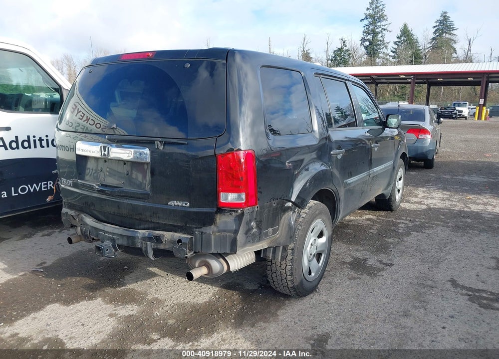2011 HONDA PILOT LX VIN: 5FNYF4H21BB090391