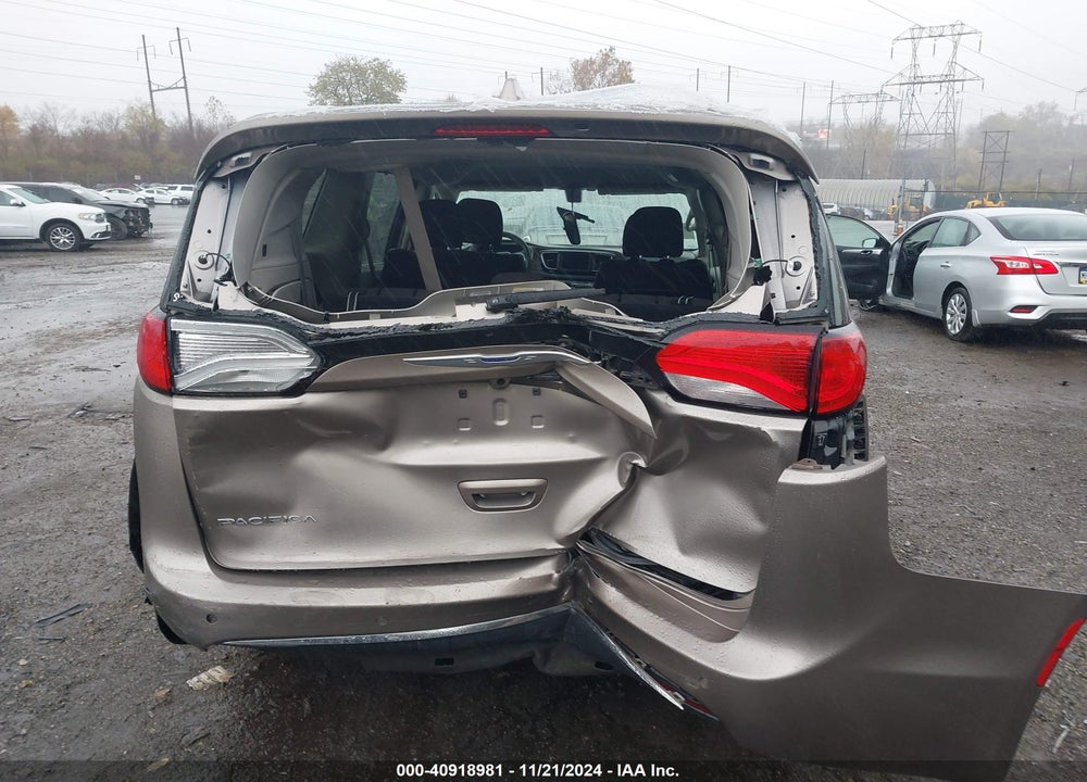 2018 CHRYSLER PACIFICA TOURING PLUS VIN: 2C4RC1FG6JR101673