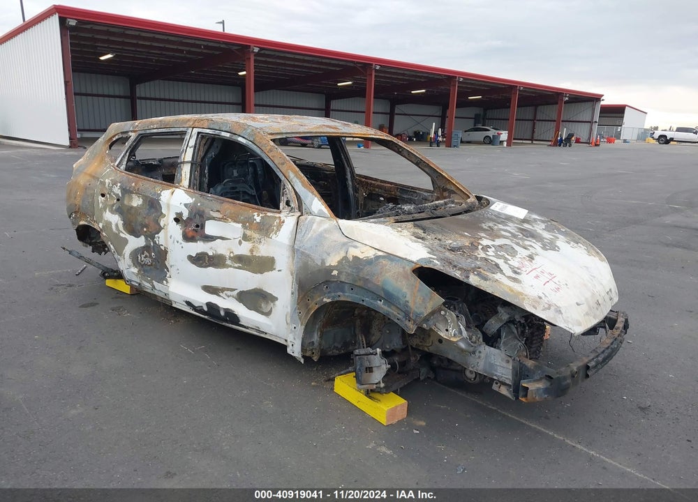 2019 HYUNDAI TUCSON SE VIN: KM8J23A48KU904218