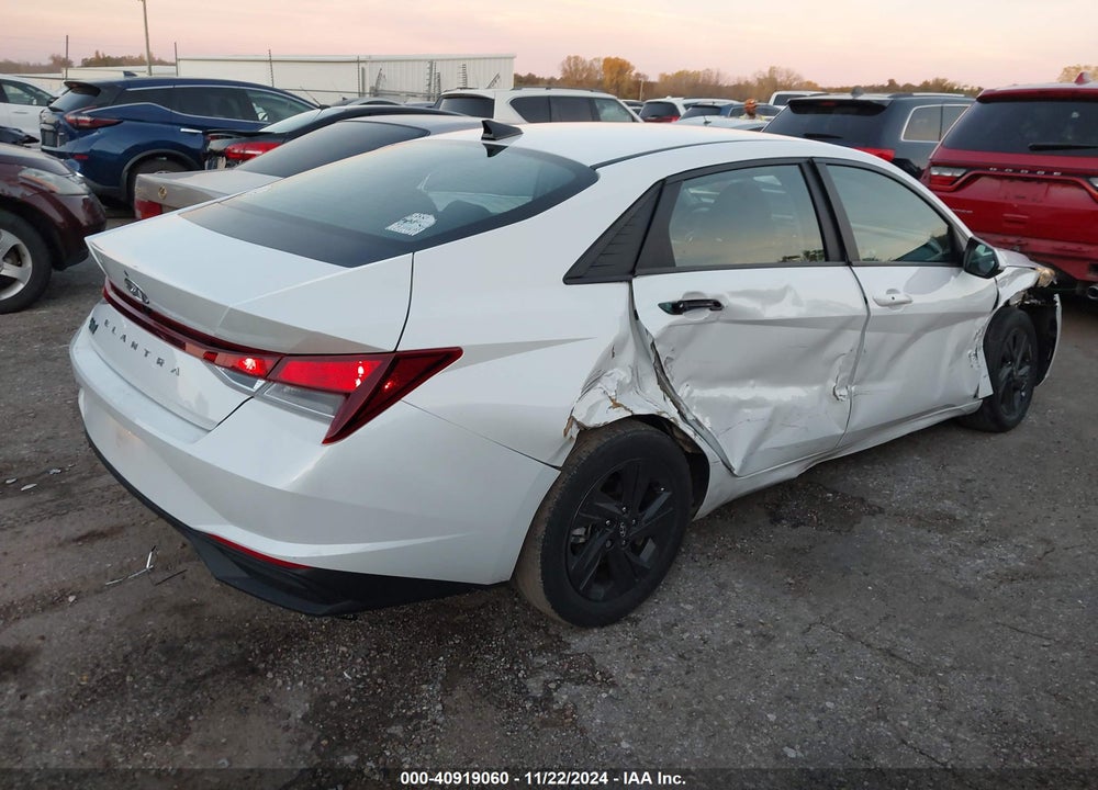 2022 HYUNDAI ELANTRA SEL VIN: 5NPLM4AG7NH070268
