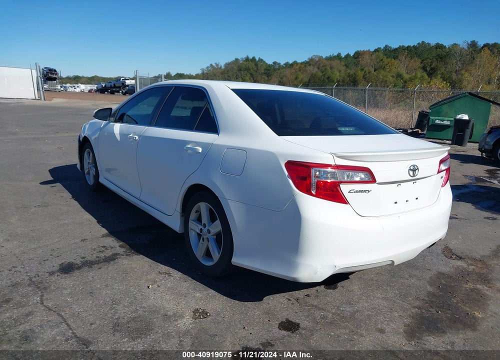 2013 TOYOTA CAMRY SE VIN: 4T1BF1FKXDU678674