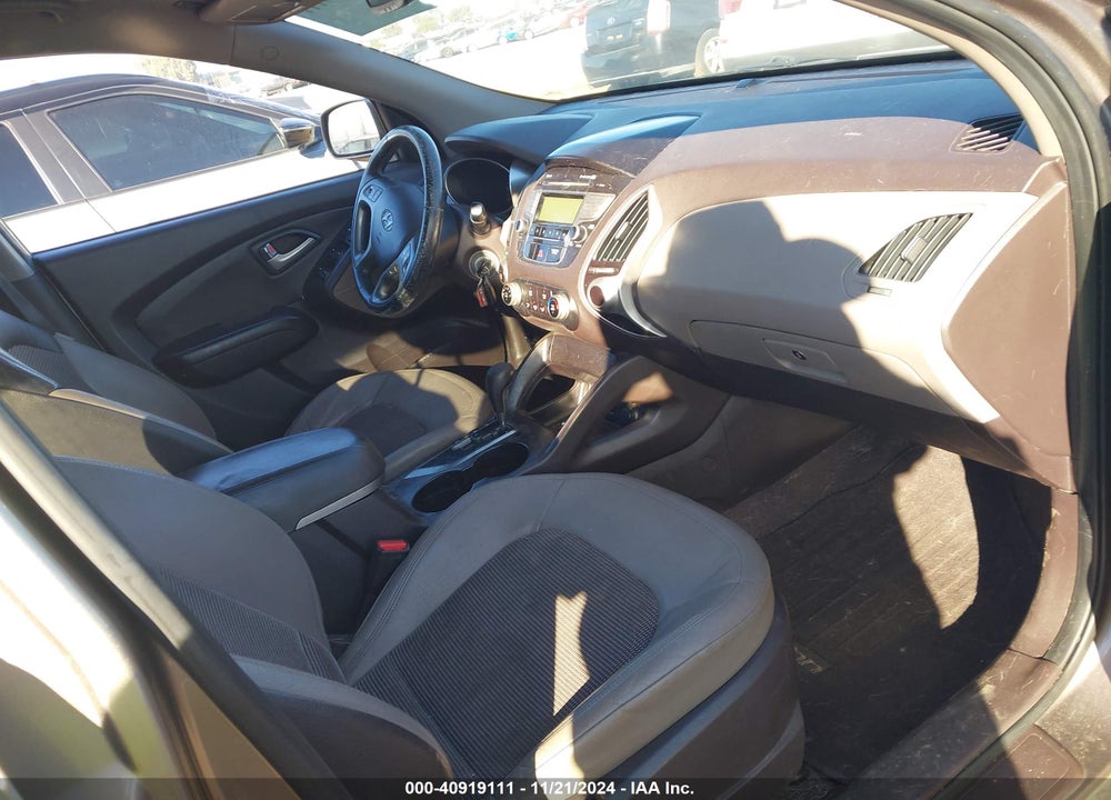 2011 HYUNDAI TUCSON GLS VIN: KM8JU3AC7BU193600