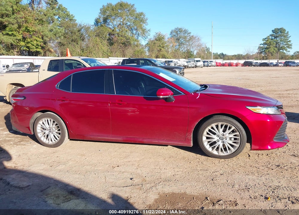 2018 TOYOTA CAMRY XLE VIN: 4T1B11HK5JU558627