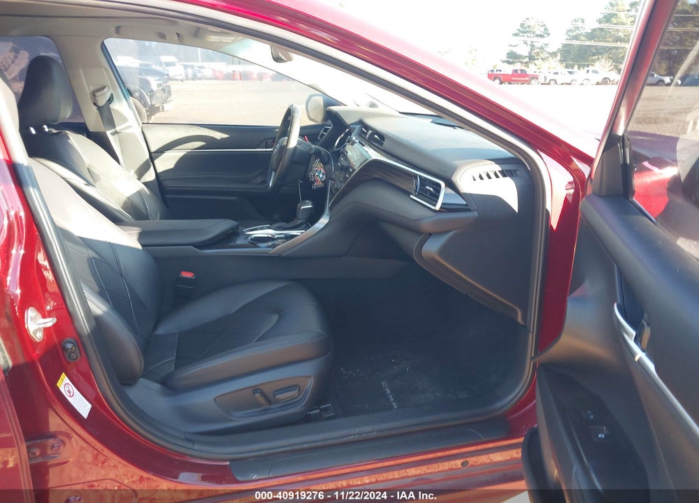 2018 TOYOTA CAMRY XLE VIN: 4T1B11HK5JU558627