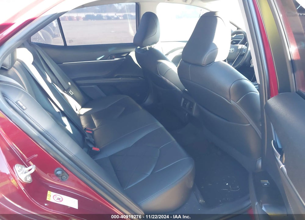 2018 TOYOTA CAMRY XLE VIN: 4T1B11HK5JU558627