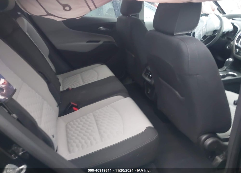 2019 CHEVROLET EQUINOX LS VIN: 3GNAXHEV2KL243096