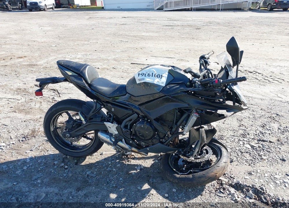 2024 KAWASAKI EX650 R VIN: ML5EXER12RDAD5535