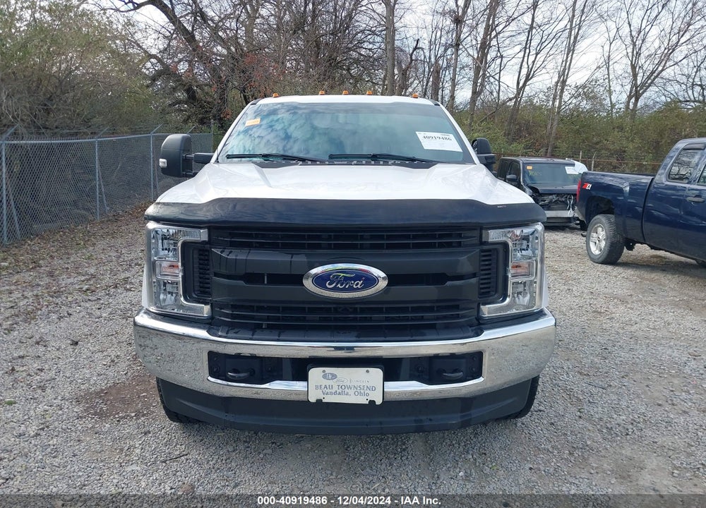 2019 FORD F-350 CHASSIS XL VIN: 1FD8X3F65KEG57308