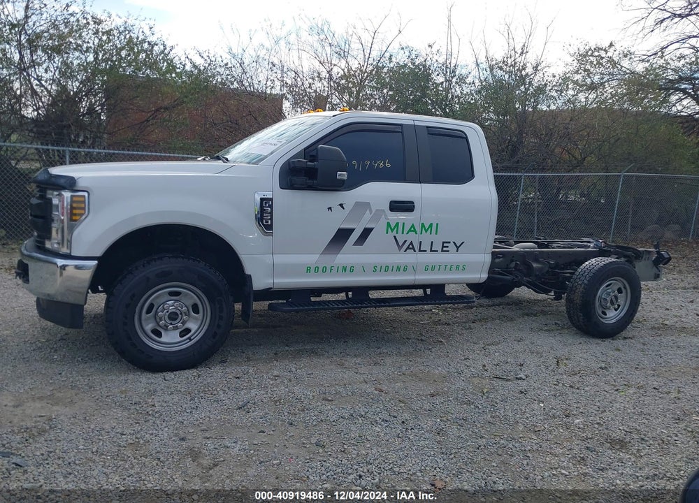 2019 FORD F-350 CHASSIS XL VIN: 1FD8X3F65KEG57308
