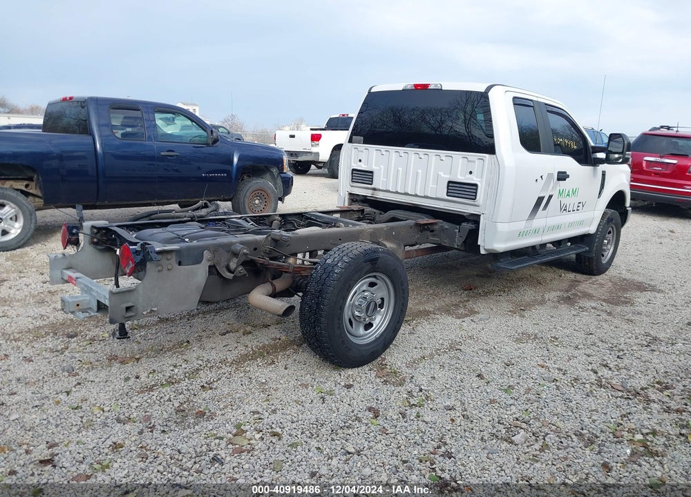 2019 FORD F-350 CHASSIS XL VIN: 1FD8X3F65KEG57308
