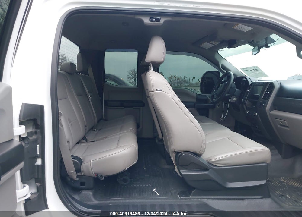 2019 FORD F-350 CHASSIS XL VIN: 1FD8X3F65KEG57308