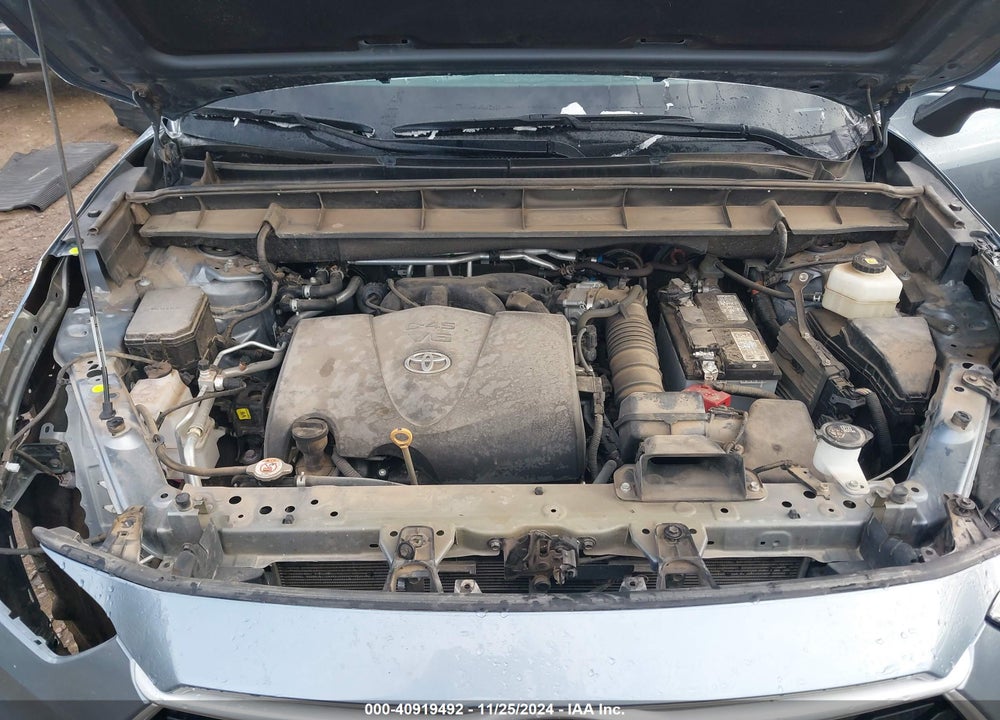 2021 TOYOTA HIGHLANDER XLE VIN: 5TDHZRBHXMS068129