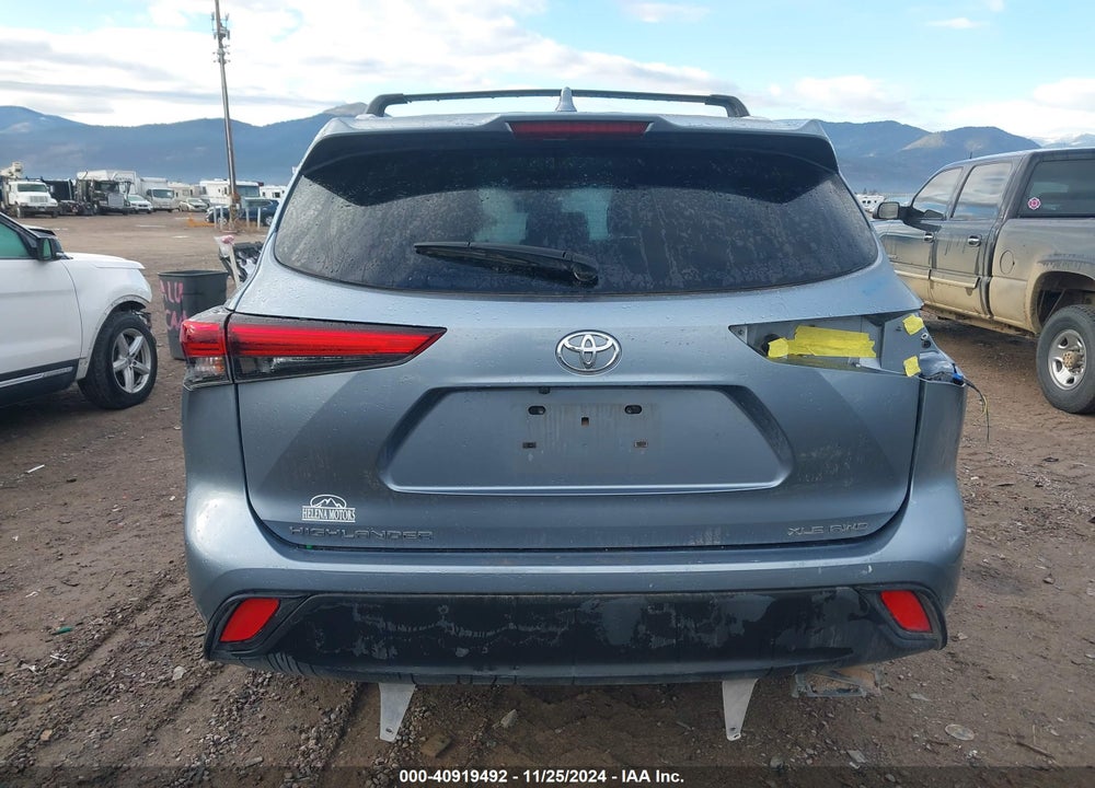 2021 TOYOTA HIGHLANDER XLE VIN: 5TDHZRBHXMS068129
