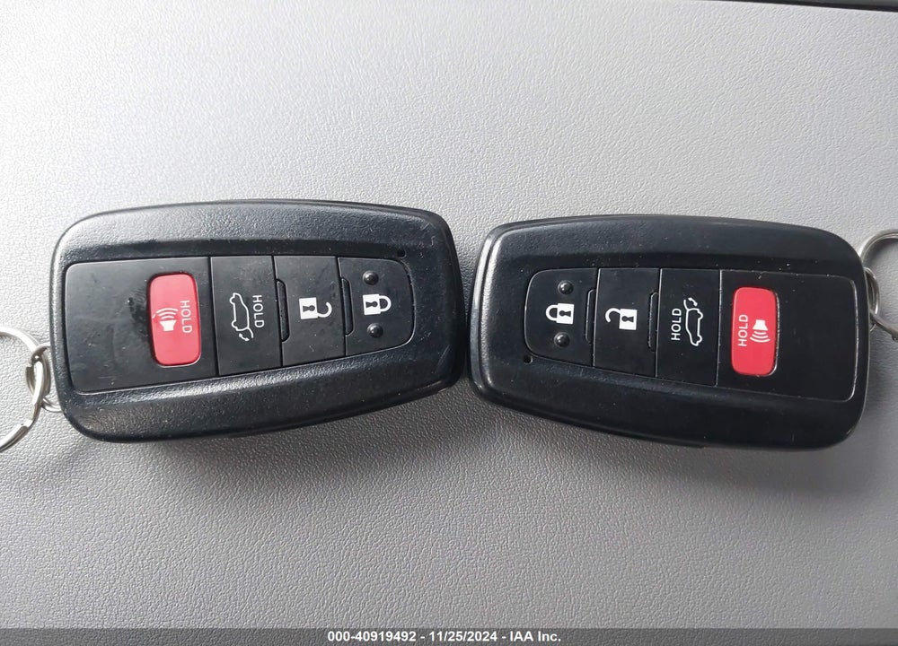 2021 TOYOTA HIGHLANDER XLE VIN: 5TDHZRBHXMS068129