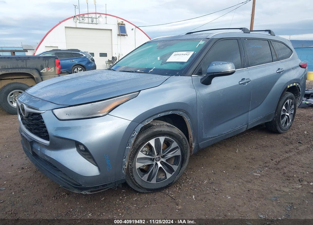 2021 TOYOTA HIGHLANDER XLE VIN: 5TDHZRBHXMS068129