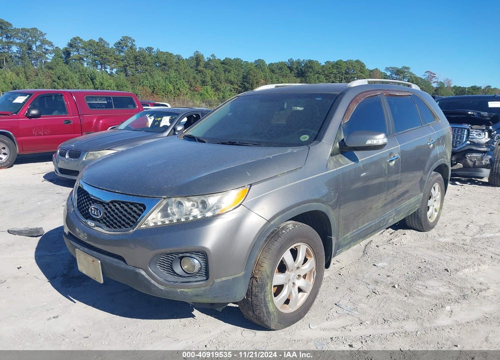 2011 KIA SORENTO LX VIN: 5XYKT4A19BG049435