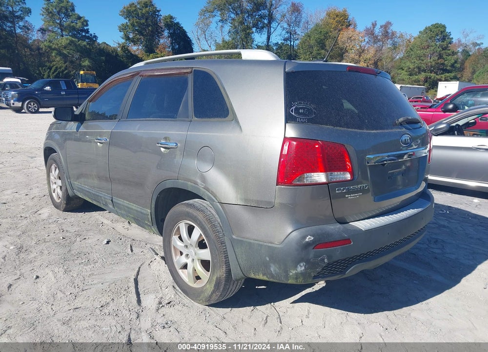 2011 KIA SORENTO LX VIN: 5XYKT4A19BG049435