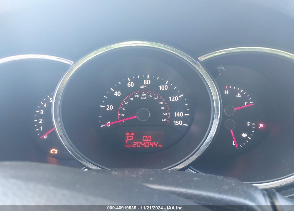 2011 KIA SORENTO LX VIN: 5XYKT4A19BG049435