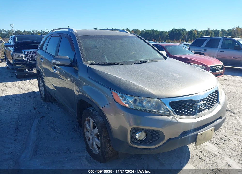 2011 KIA SORENTO LX VIN: 5XYKT4A19BG049435
