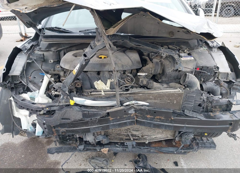 2013 HYUNDAI ELANTRA GLS VIN: KMHDH4AE2DU932397