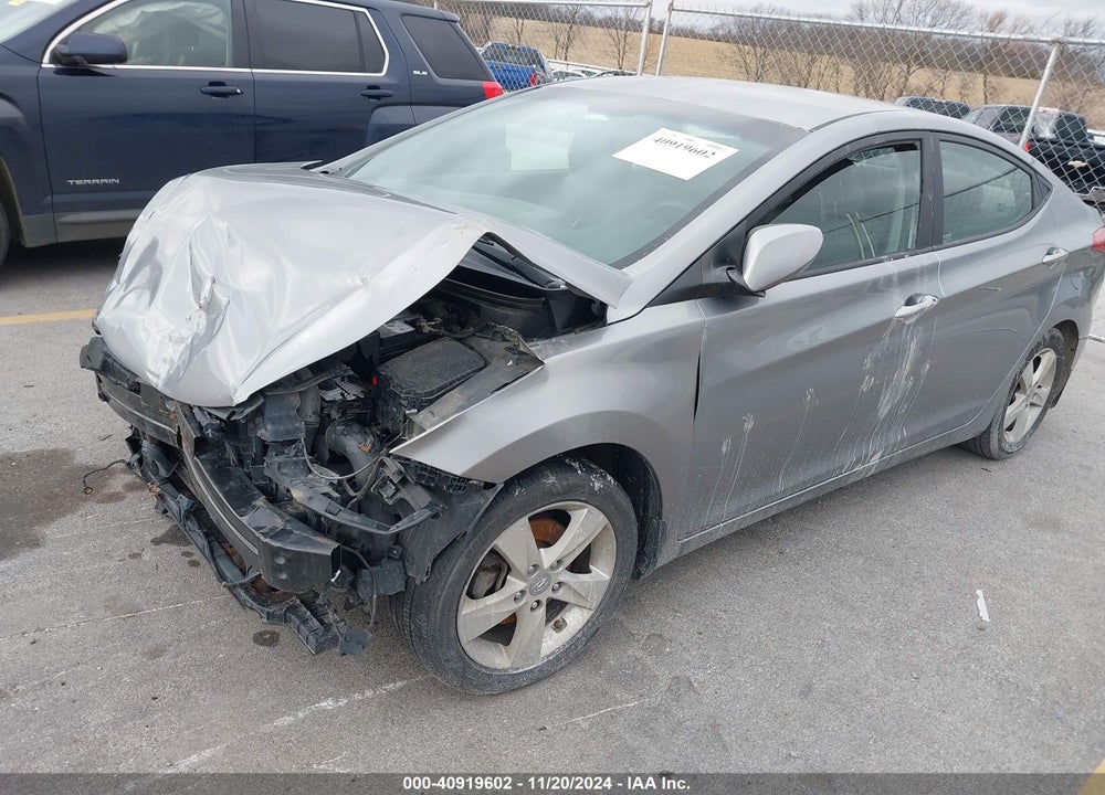 2013 HYUNDAI ELANTRA GLS VIN: KMHDH4AE2DU932397
