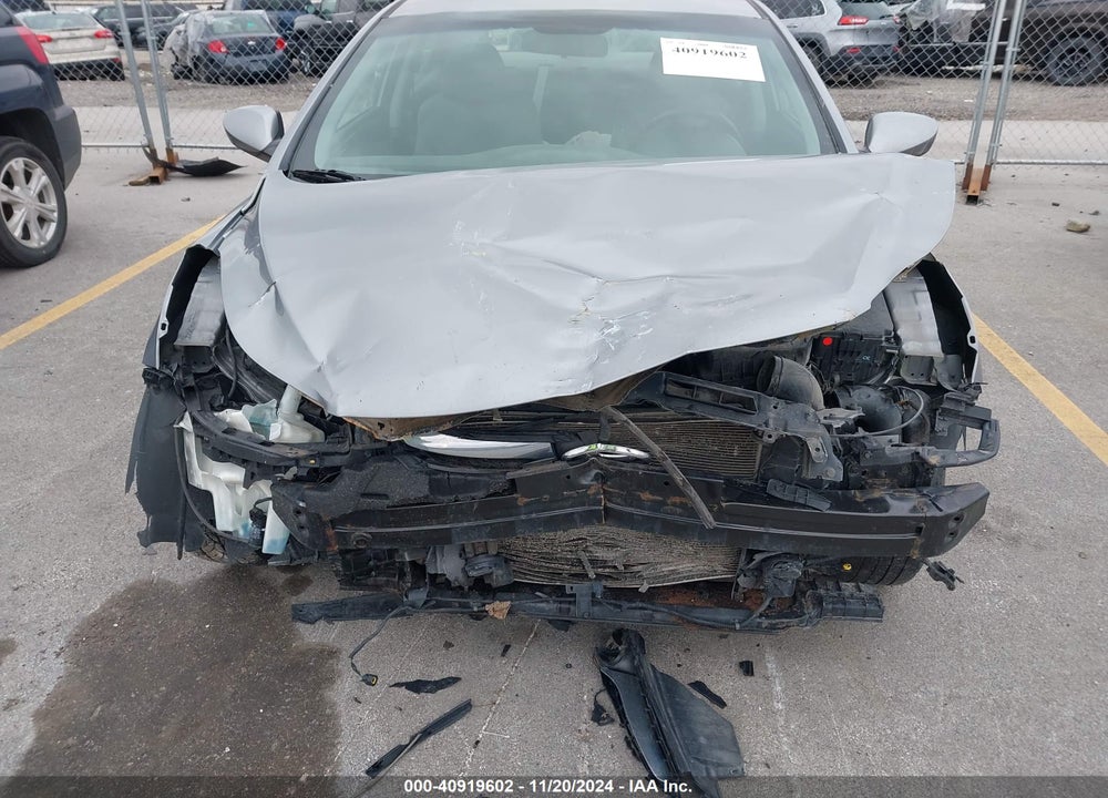 2013 HYUNDAI ELANTRA GLS VIN: KMHDH4AE2DU932397