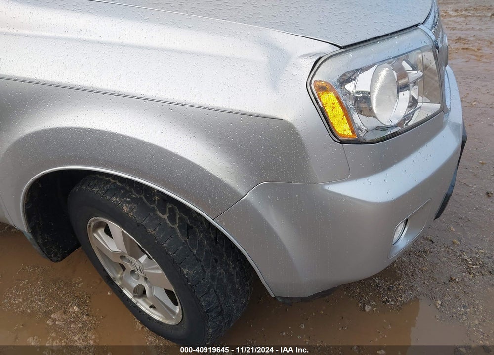 2011 HONDA PILOT EX-L VIN: 5FNYF4H58BB014175