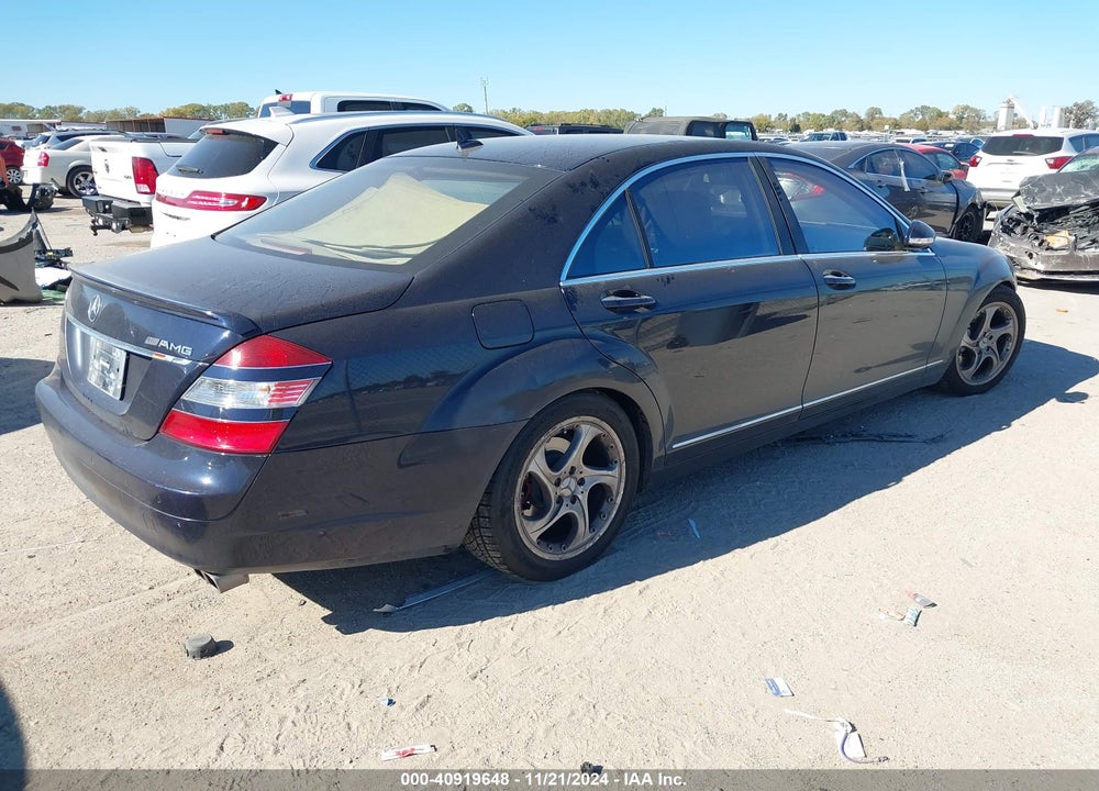 2007 MERCEDES-BENZ S 550 VIN: WDDNG71X37A137885