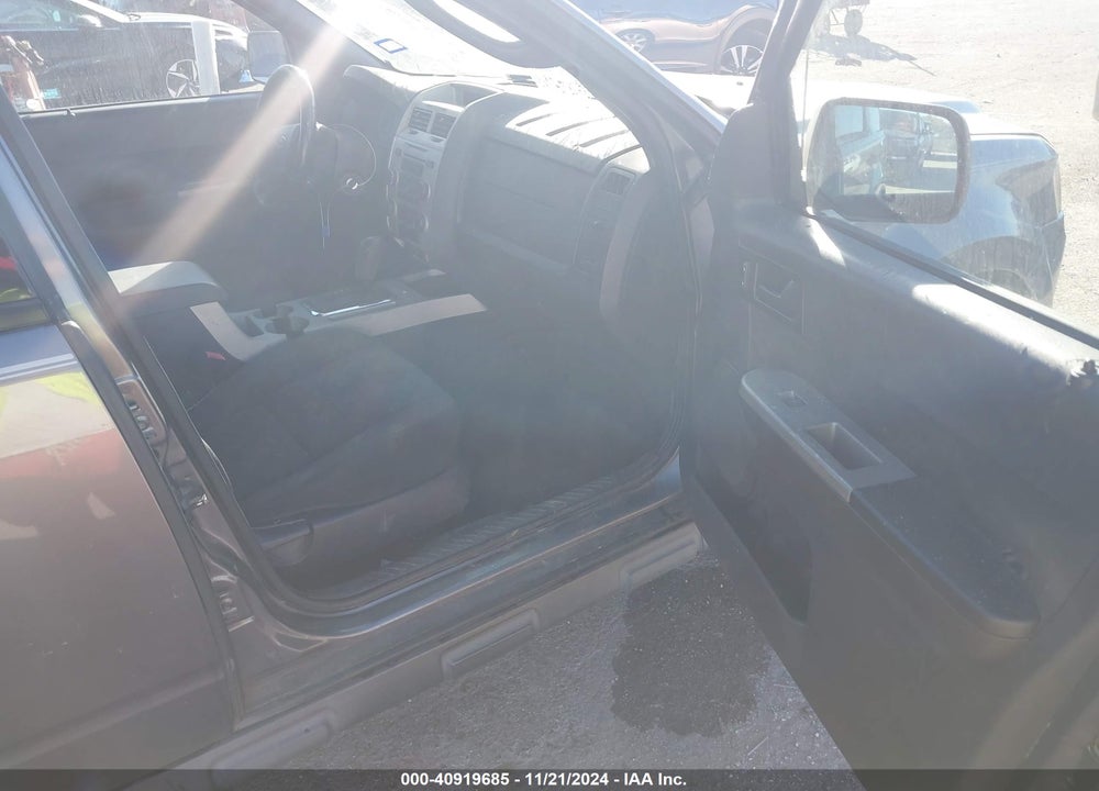 2009 FORD ESCAPE XLT VIN: 1FMCU93G09KA63739