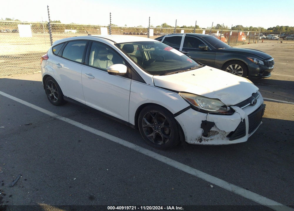 2014 FORD FOCUS SE VIN: 1FADP3K29EL296547