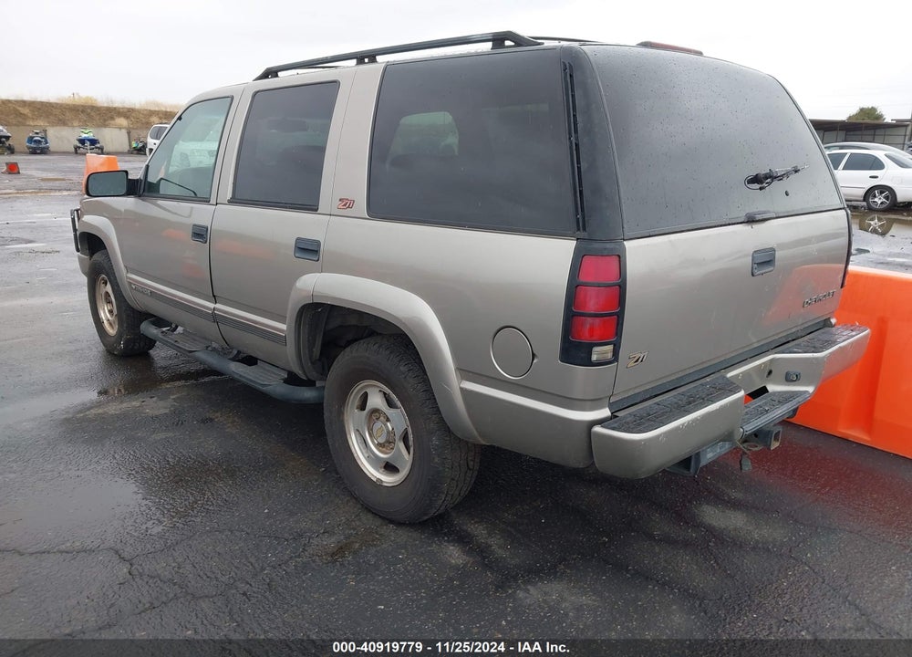 2000 CHEVROLET TAHOE Z71 VIN: 1GNEK13R7YR107349
