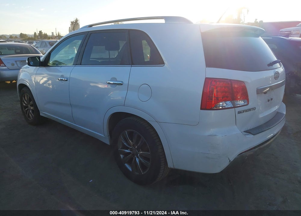 2011 KIA SORENTO SX V6 VIN: 5XYKW4A24BG126941