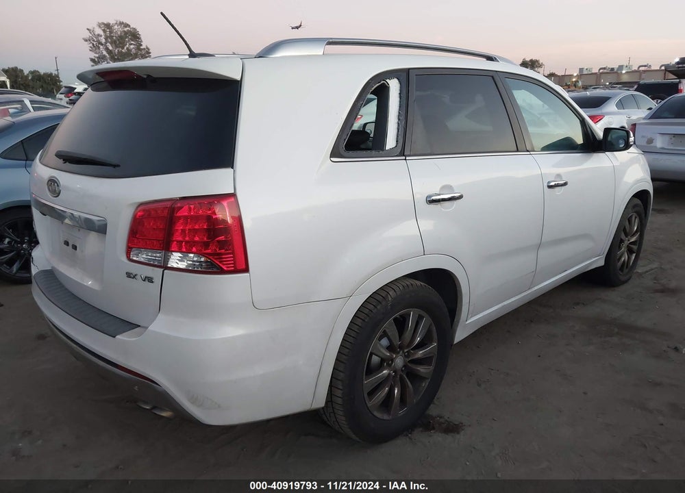 2011 KIA SORENTO SX V6 VIN: 5XYKW4A24BG126941